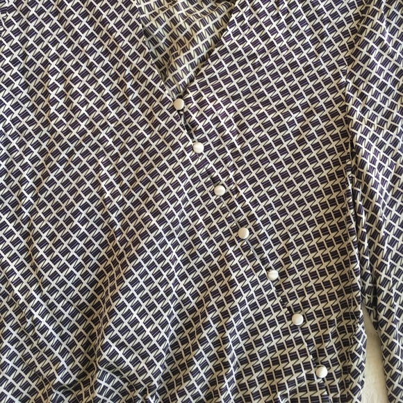 SILK Blouse w/ Buttons - Picture 4 of 8